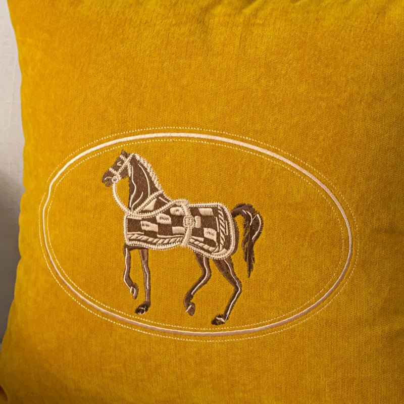 Housse De Coussin Cheval Brodée Gris - Maison Coussin