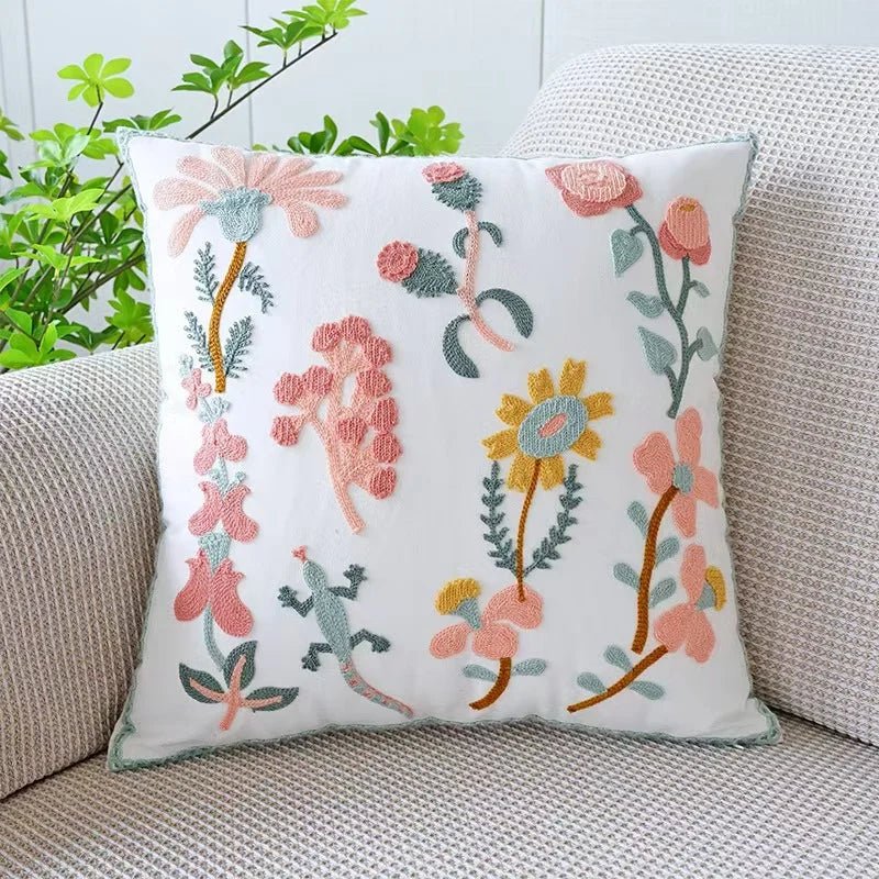 Housse De Coussin Fleuri Broderie Florale - Maison Coussin